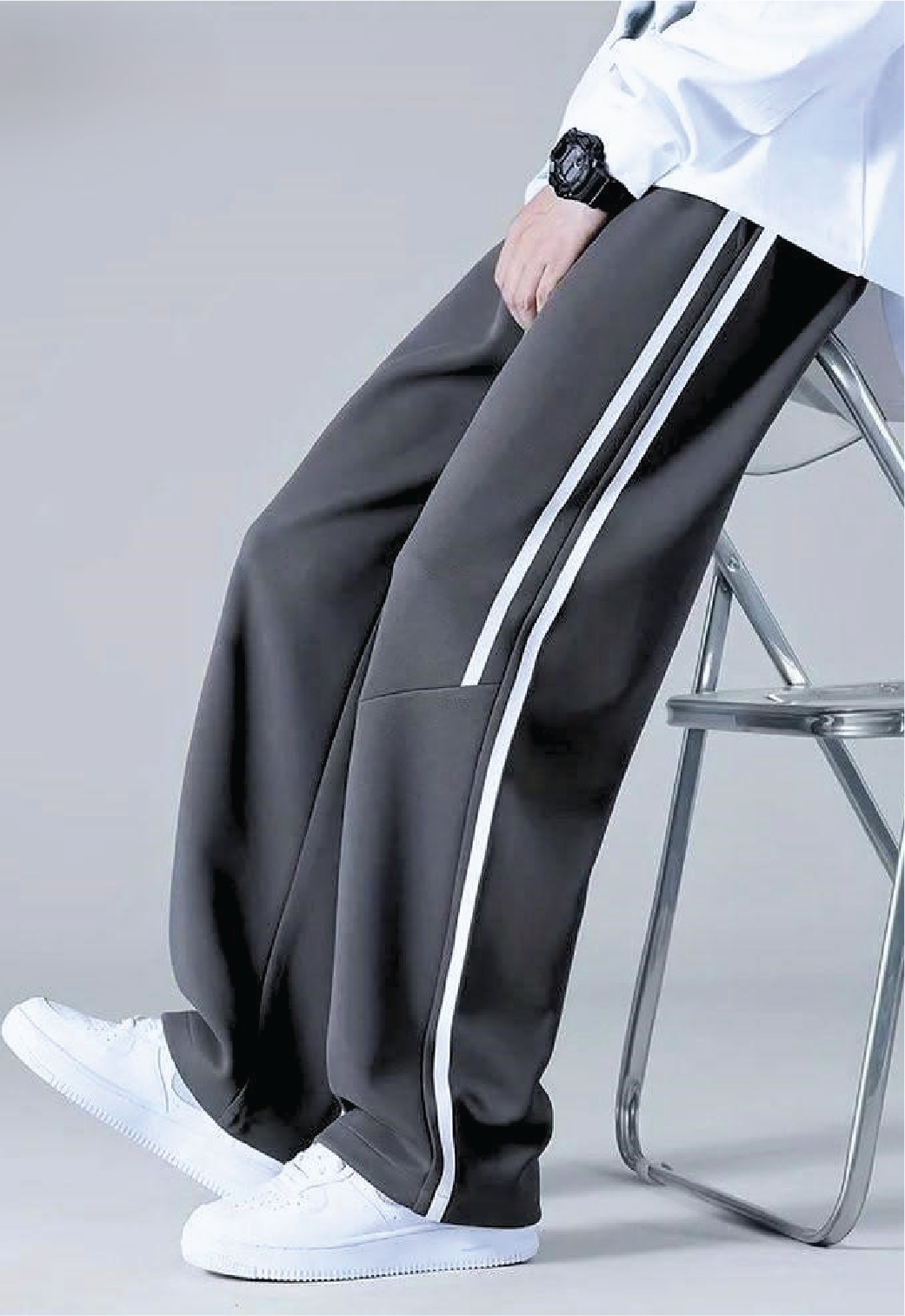 WIDE-LEG TRACK PANTS WITH WHITE SIDE STRIPES